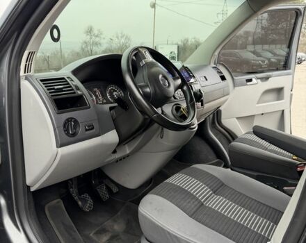 Серый Фольксваген Каравелла, объемом двигателя 2 л и пробегом 319 тыс. км за 16500 $, фото 7 на Automoto.ua