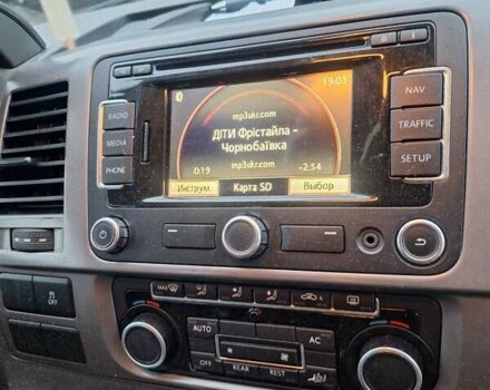 Сірий Фольксваген Каравелла, об'ємом двигуна 2 л та пробігом 380 тис. км за 16900 $, фото 13 на Automoto.ua