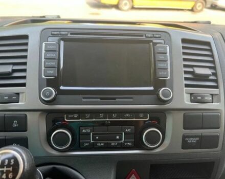 Серый Фольксваген Каравелла, объемом двигателя 2 л и пробегом 266 тыс. км за 8000 $, фото 20 на Automoto.ua