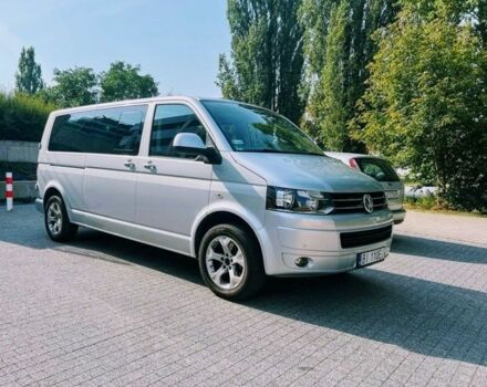 Серый Фольксваген Каравелла, объемом двигателя 2 л и пробегом 266 тыс. км за 8000 $, фото 1 на Automoto.ua
