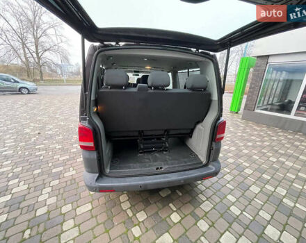 Сірий Фольксваген Каравелла, об'ємом двигуна 1.98 л та пробігом 495 тис. км за 18000 $, фото 4 на Automoto.ua