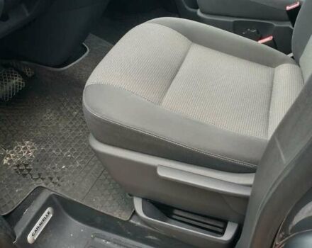 Серый Фольксваген Каравелла, объемом двигателя 1.98 л и пробегом 200 тыс. км за 29000 $, фото 3 на Automoto.ua