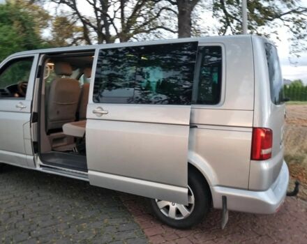 Серый Фольксваген Каравелла, объемом двигателя 2 л и пробегом 240 тыс. км за 9700 $, фото 1 на Automoto.ua