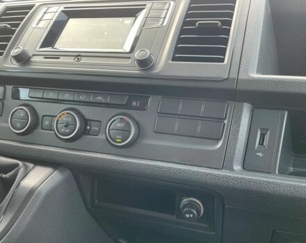 Серый Фольксваген Каравелла, объемом двигателя 2 л и пробегом 165 тыс. км за 13200 $, фото 14 на Automoto.ua