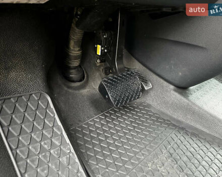 Серый Фольксваген Каравелла, объемом двигателя 1.97 л и пробегом 181 тыс. км за 33500 $, фото 28 на Automoto.ua