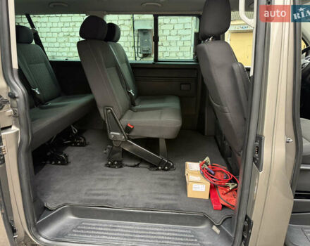 Серый Фольксваген Каравелла, объемом двигателя 1.97 л и пробегом 200 тыс. км за 28500 $, фото 13 на Automoto.ua