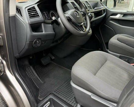 Серый Фольксваген Каравелла, объемом двигателя 1.97 л и пробегом 200 тыс. км за 28500 $, фото 6 на Automoto.ua