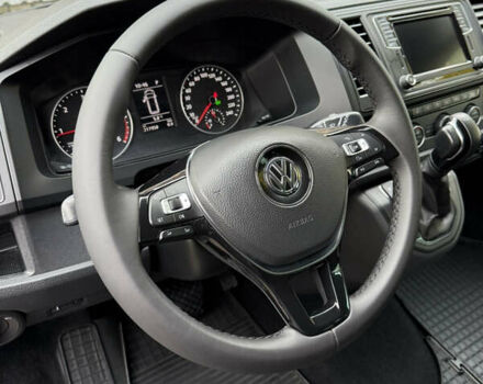 Серый Фольксваген Каравелла, объемом двигателя 1.97 л и пробегом 200 тыс. км за 28500 $, фото 4 на Automoto.ua