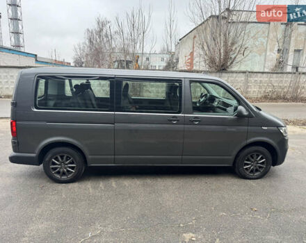 Серый Фольксваген Каравелла, объемом двигателя 1.97 л и пробегом 284 тыс. км за 37500 $, фото 6 на Automoto.ua