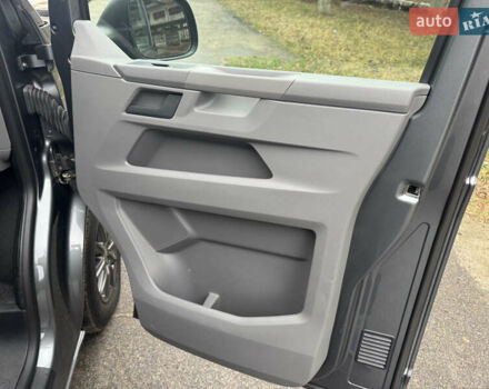 Серый Фольксваген Каравелла, объемом двигателя 1.97 л и пробегом 284 тыс. км за 37500 $, фото 14 на Automoto.ua