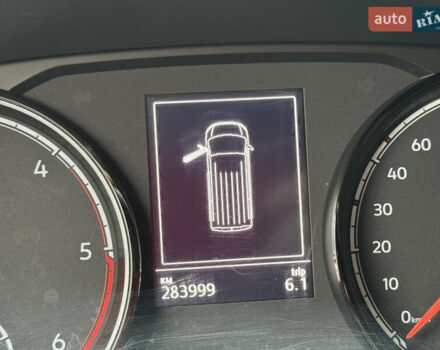 Серый Фольксваген Каравелла, объемом двигателя 1.97 л и пробегом 284 тыс. км за 37500 $, фото 24 на Automoto.ua