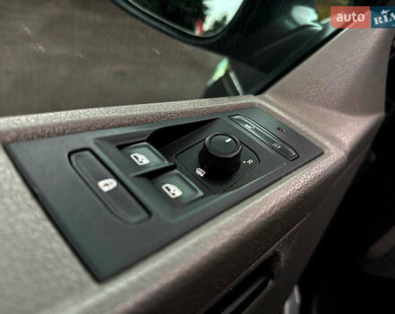 Серый Фольксваген Каравелла, объемом двигателя 2 л и пробегом 300 тыс. км за 40068 $, фото 27 на Automoto.ua