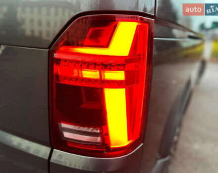 Серый Фольксваген Каравелла, объемом двигателя 2 л и пробегом 300 тыс. км за 40068 $, фото 63 на Automoto.ua