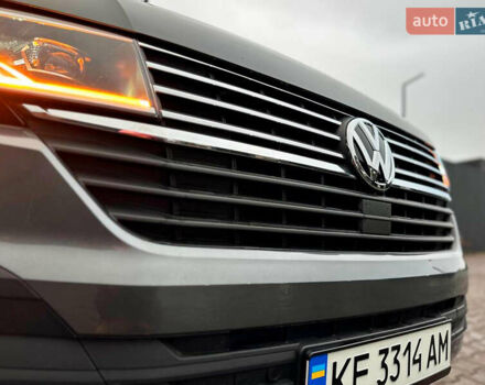 Серый Фольксваген Каравелла, объемом двигателя 2 л и пробегом 300 тыс. км за 40068 $, фото 64 на Automoto.ua