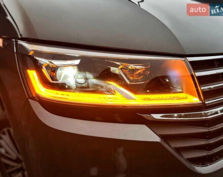 Серый Фольксваген Каравелла, объемом двигателя 2 л и пробегом 300 тыс. км за 40068 $, фото 34 на Automoto.ua