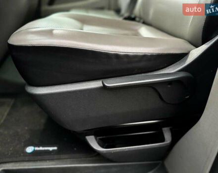 Серый Фольксваген Каравелла, объемом двигателя 2 л и пробегом 300 тыс. км за 40068 $, фото 36 на Automoto.ua