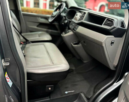 Серый Фольксваген Каравелла, объемом двигателя 2 л и пробегом 300 тыс. км за 40068 $, фото 8 на Automoto.ua