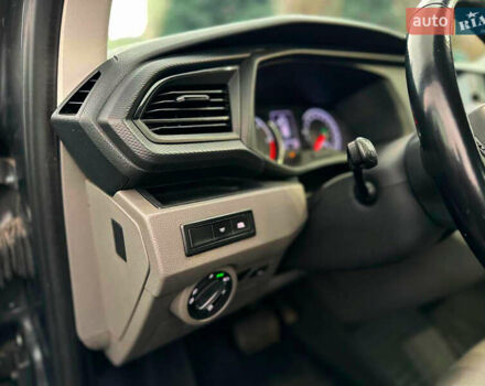 Серый Фольксваген Каравелла, объемом двигателя 2 л и пробегом 300 тыс. км за 40068 $, фото 38 на Automoto.ua