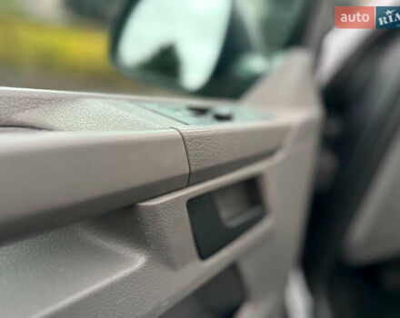 Серый Фольксваген Каравелла, объемом двигателя 2 л и пробегом 300 тыс. км за 40068 $, фото 11 на Automoto.ua