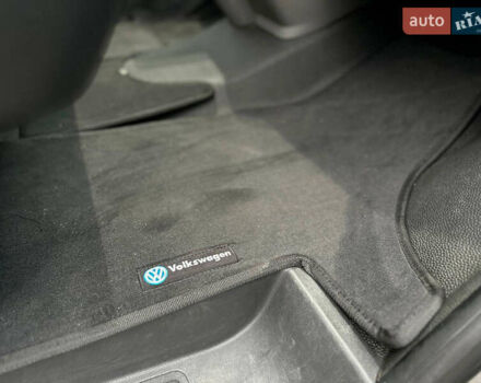 Серый Фольксваген Каравелла, объемом двигателя 2 л и пробегом 300 тыс. км за 40068 $, фото 50 на Automoto.ua