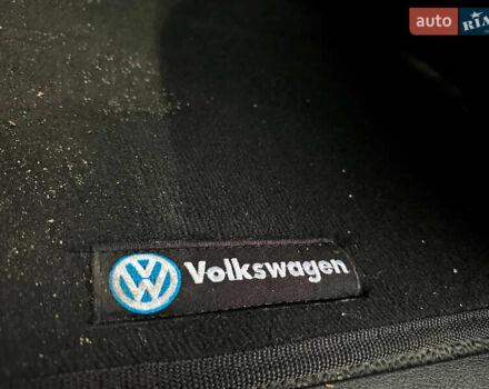 Серый Фольксваген Каравелла, объемом двигателя 2 л и пробегом 300 тыс. км за 40068 $, фото 54 на Automoto.ua