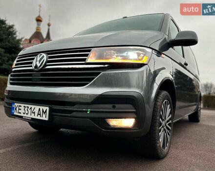 Серый Фольксваген Каравелла, объемом двигателя 2 л и пробегом 300 тыс. км за 40068 $, фото 3 на Automoto.ua