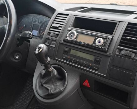 Серый Фольксваген Каравелла, объемом двигателя 2.5 л и пробегом 312 тыс. км за 6800 $, фото 6 на Automoto.ua