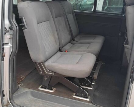 Серый Фольксваген Каравелла, объемом двигателя 2.5 л и пробегом 312 тыс. км за 6800 $, фото 2 на Automoto.ua