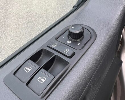 Серый Фольксваген Каравелла, объемом двигателя 2 л и пробегом 215 тыс. км за 8500 $, фото 8 на Automoto.ua