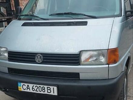 Серый Фольксваген Каравелла, объемом двигателя 1.9 л и пробегом 450 тыс. км за 4000 $, фото 1 на Automoto.ua