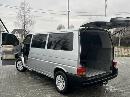 Серый Фольксваген Каравелла, объемом двигателя 2.5 л и пробегом 399 тыс. км за 13499 $, фото 1 на Automoto.ua