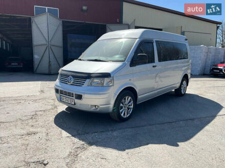 Серый Фольксваген Каравелла, объемом двигателя 2.5 л и пробегом 430 тыс. км за 9200 $, фото 1 на Automoto.ua
