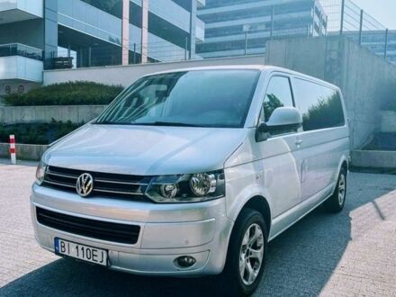 Серый Фольксваген Каравелла, объемом двигателя 2 л и пробегом 266 тыс. км за 8000 $, фото 1 на Automoto.ua