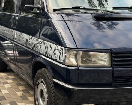 Синий Фольксваген Каравелла, объемом двигателя 2.4 л и пробегом 400 тыс. км за 4300 $, фото 3 на Automoto.ua