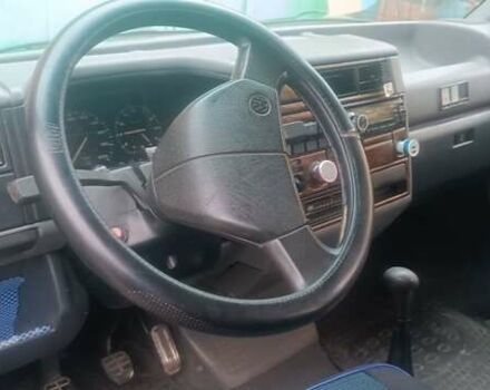 Синий Фольксваген Каравелла, объемом двигателя 2.4 л и пробегом 665 тыс. км за 4500 $, фото 4 на Automoto.ua