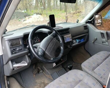 Синий Фольксваген Каравелла, объемом двигателя 2.8 л и пробегом 280 тыс. км за 7500 $, фото 4 на Automoto.ua