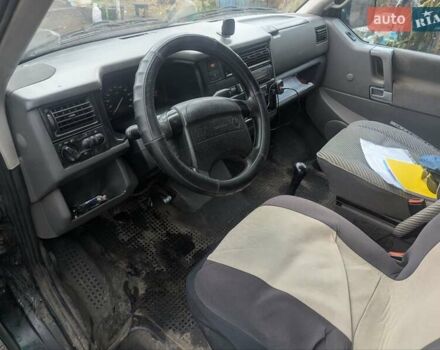 Зеленый Фольксваген Каравелла, объемом двигателя 2.5 л и пробегом 500 тыс. км за 4800 $, фото 5 на Automoto.ua