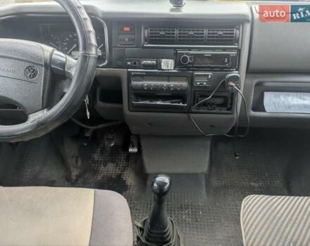 Зеленый Фольксваген Каравелла, объемом двигателя 2.5 л и пробегом 500 тыс. км за 4800 $, фото 7 на Automoto.ua