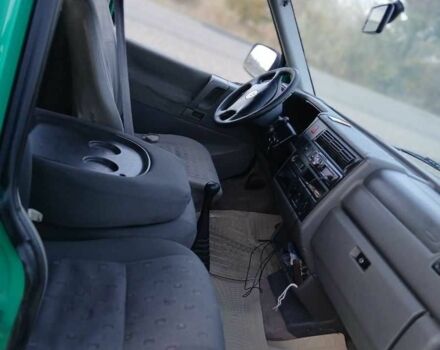 Зелений Фольксваген Каравелла, об'ємом двигуна 2.5 л та пробігом 450 тис. км за 2400 $, фото 1 на Automoto.ua