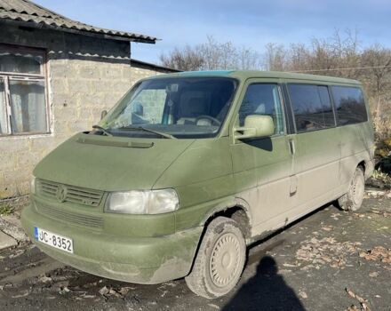 Зеленый Фольксваген Каравелла, объемом двигателя 2.5 л и пробегом 300 тыс. км за 3500 $, фото 1 на Automoto.ua
