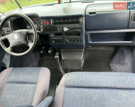 Зеленый Фольксваген Каравелла, объемом двигателя 2.5 л и пробегом 359 тыс. км за 8800 $, фото 27 на Automoto.ua
