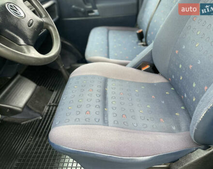 Зеленый Фольксваген Каравелла, объемом двигателя 2.5 л и пробегом 359 тыс. км за 8800 $, фото 20 на Automoto.ua