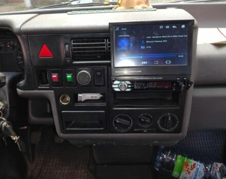 Зеленый Фольксваген Каравелла, объемом двигателя 2.5 л и пробегом 378 тыс. км за 5250 $, фото 1 на Automoto.ua