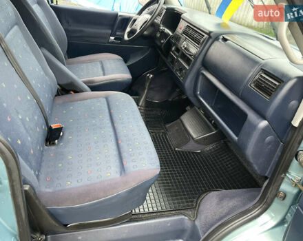 Зеленый Фольксваген Каравелла, объемом двигателя 2.5 л и пробегом 359 тыс. км за 8800 $, фото 28 на Automoto.ua