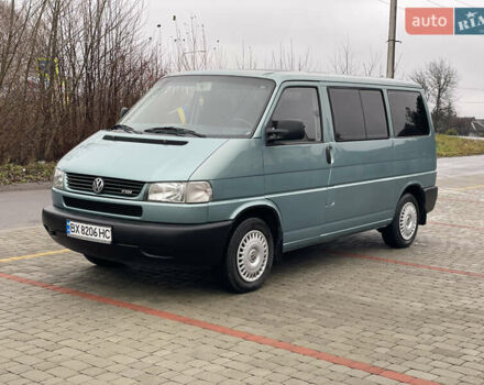 Зеленый Фольксваген Каравелла, объемом двигателя 2.5 л и пробегом 359 тыс. км за 8800 $, фото 2 на Automoto.ua