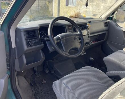 Зеленый Фольксваген Каравелла, объемом двигателя 2.5 л и пробегом 300 тыс. км за 3500 $, фото 6 на Automoto.ua