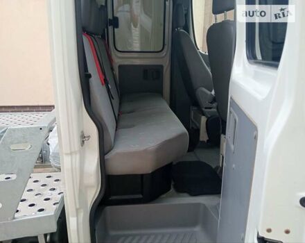 Белый Фольксваген Крафтер, объемом двигателя 2.5 л и пробегом 267 тыс. км за 18999 $, фото 3 на Automoto.ua