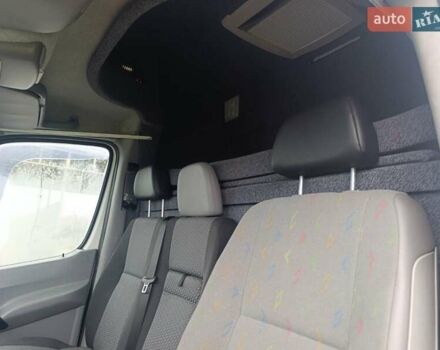 Белый Фольксваген Крафтер, объемом двигателя 1.97 л и пробегом 299 тыс. км за 16000 $, фото 11 на Automoto.ua