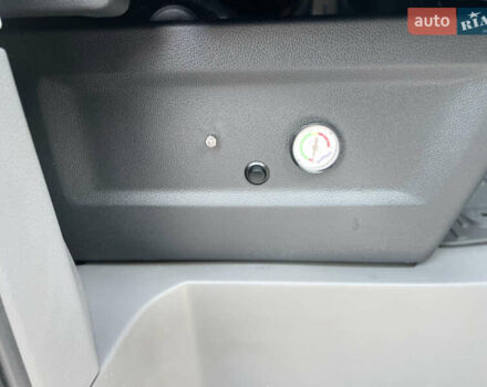 Белый Фольксваген Крафтер, объемом двигателя 1.97 л и пробегом 367 тыс. км за 20800 $, фото 22 на Automoto.ua