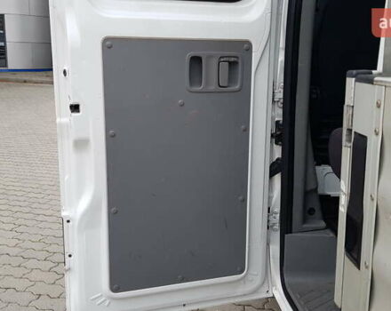 Белый Фольксваген Крафтер, объемом двигателя 1.97 л и пробегом 240 тыс. км за 21800 $, фото 32 на Automoto.ua